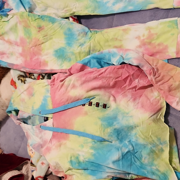 SOLD🆕2 Piece tye dye set - Picture 3 of 7